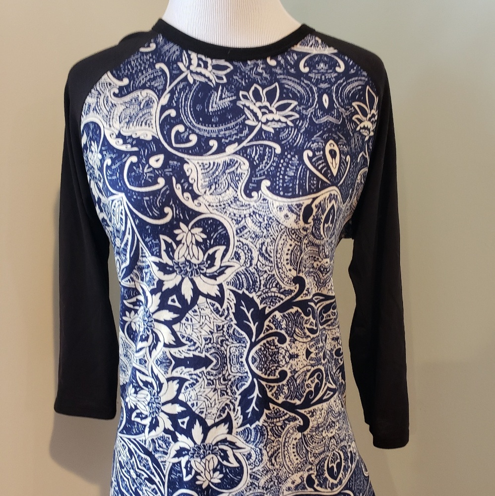 Lularoe Randy T -S